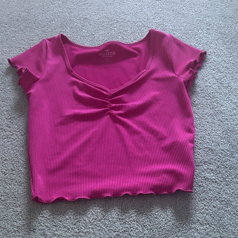 Hollister Women's Fuchsia Ribbed Crop Top * 
never worn